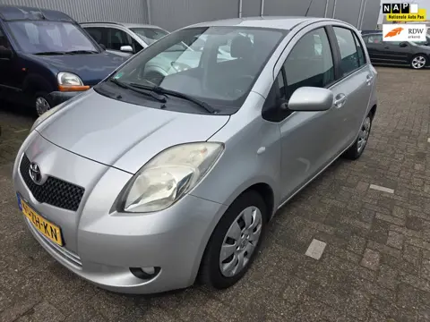 Toyota Yaris 1.3 VVTi Sol AIRCO AC rijdt super