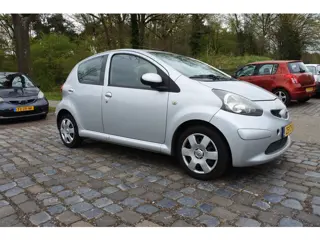 Toyota Aygo 1.0-12V + nw apk 6-5-2027 airco 5 drs nette auto motor met 90000 km