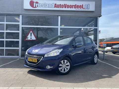 Peugeot 208 1.2 e-VTi Envy /Automaat/Cruise/Clima/Trekhaak/Navi/5 drs/68.780 km NAP/