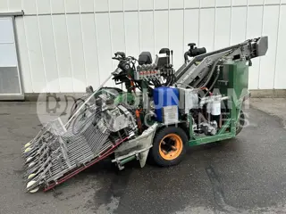 Koppert 14 rijige zelfrijdende radijsoogstmachine voor radijs zonder loof 14 rijen