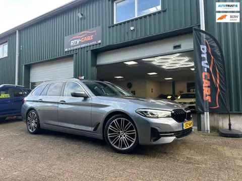 BMW 5-serie Touring 530e High Executive Pano sportleder 19”M velgen