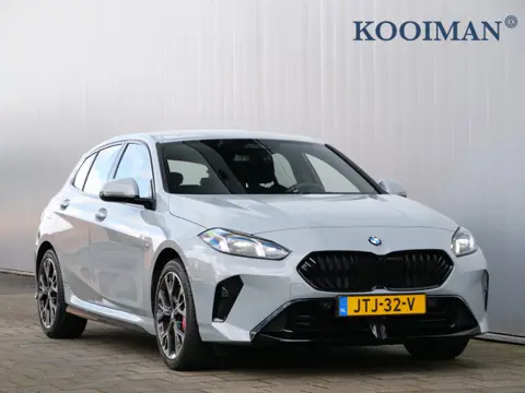 BMW 1-serie 116 automaat 123pk M Sportpakket Pro Stoelverwarming /  Camera / Keyless entry