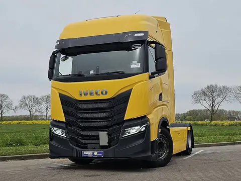 IVECO S-WAY AS440S48 diesel 4x2 skirts