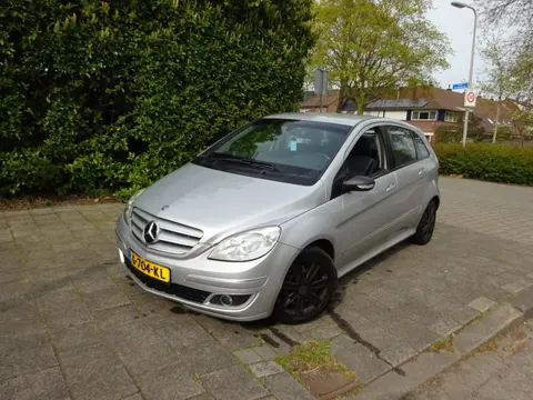 Mercedes-Benz B-klasse 170 AUTOMAAT MET AIRCO EN JAAR APK