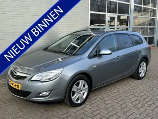 Opel Astra Sports Tourer 1.4 Edition / Stuur+stoel verwarming / Trekhaak