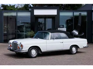 Mercedes-Benz 280 W111 SE Cabriolet | Volledig gerestaureerd | Flachkühler | Compleet gerestaureerd 