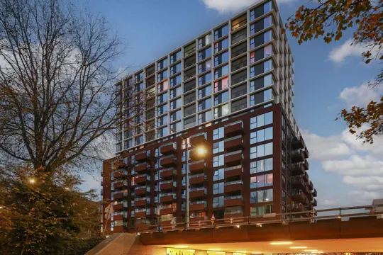 Woning aan de Bijlmerplein te Amsterdam