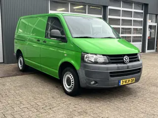 Volkswagen Transporter 2.0 TDI L1H1 Airco Cruise controle Trekhaak 2200kg trekgewicht Telefoonverbin