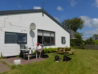 Kom tot rust in kleurrijk appartement landelijk gelegen bij Den Burg