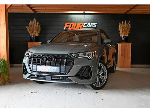 Audi Q3 45 TFSI e S edition | 2023 | 48.000KM | Panoramadak | 360 Camera | Lederen bekleding | Apple