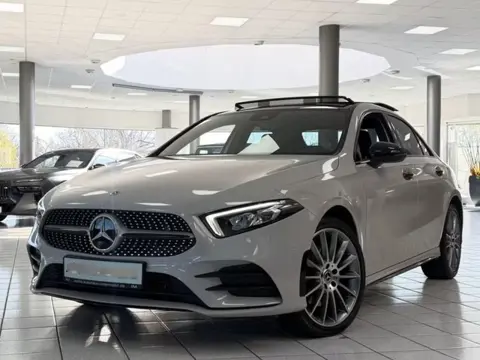 Mercedes-Benz A-Klasse 250e AMG ** ALPIN GRAU ** HP-LED, NAVI+, PANORAMA, 19-inch LMV, AMBIENTE VERL