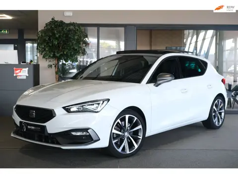 Seat Leon 1.5 eTSI FR DSG Pano Navi Led Virtual Acc Cam Pdc