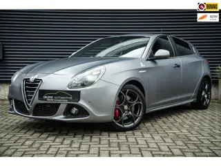 Alfa Romeo Giulietta 1.750 Turbo Veloce | Matt Grijs | Bose Sound | Leder / Alcantara | Navi | Clima