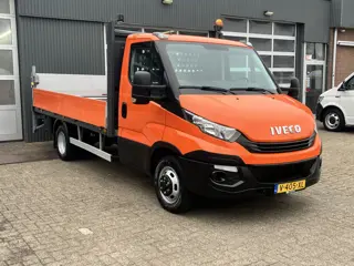 Iveco Daily 35C14 2.3 375 Laadklep 500kg Trekhaak 3500kg trekgewicht Airco 2-Persoons Open laadbak P