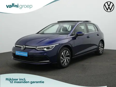 Volkswagen Golf 1.4 eHybrid 204 pk Style | Panoramadak | Geheugen-/massagestoel | Achteruitrijcamera