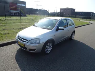 Opel Corsa 1.4-16V Silverline