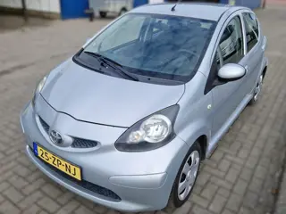 Toyota Aygo BWJ 2008 | 1.0-12V 68PK PLUS | NAP | AIRCO | RADIO/CD | TREKHAAK FIESTENDRAGER | STOELVE