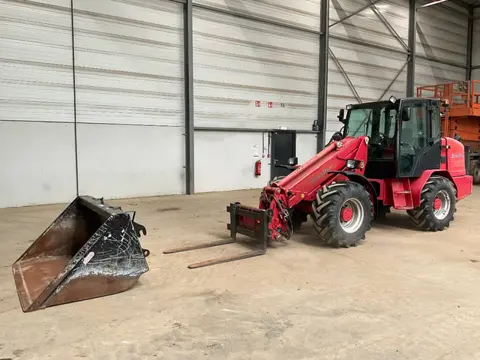 Schäffer 900 T (bj 2005)