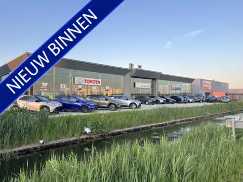 Toyota Yaris 1.5 Hybrid Dynamic met RED pack Climaat Cruise LM velgen
