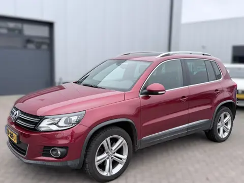 Volkswagen Tiguan BWJ 12-2014 | 1.4T 161PK R-Line Edition AUTOMAAT | TREKHAAK | PANO DAK | NAVI | CA