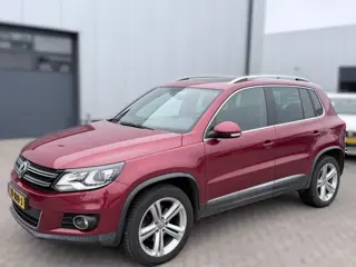 Volkswagen Tiguan BWJ 12-2014 | 1.4T 161PK R-Line Edition AUTOMAAT | TREKHAAK | PANO DAK | NAVI | CA