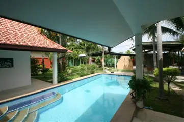 Vila met zwembad en sauna vlakbij Pattaya te huur