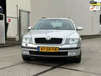 Skoda Octavia Combi 1.6 Elegance Xenon/Clima/Cruise/PDC