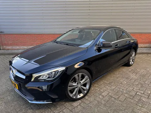 Mercedes-Benz CLA-Klasse 180 Business Solution AMG | Automaat | Stoelverwarming | Navigatie |