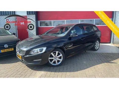 Volvo V60 2.0 D3 Momentum AUTOMAAT / NWE D-RIEM / TREKHAAK /  XENON / STOELVERW / NAVI / CLIMA / PDC