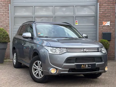 Mitsubishi Outlander 2.0 PHEV Business Ed. Hybrid. Perfect onderhouden, afgestempeld service boek aa