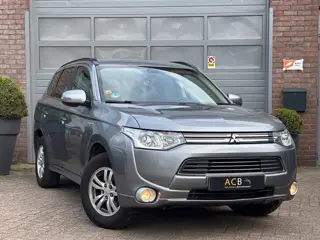 Mitsubishi Outlander 2.0 PHEV Business Ed. Hybrid. Perfect onderhouden, afgestempeld service boek aa