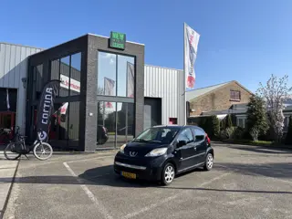 Peugeot 107 1.0-12V Millesim 200 (bj 2011)