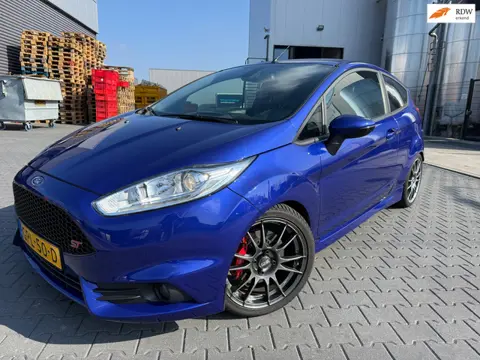Ford FIESTA 1.6 ST2 2016/XENON/LED/KEYLESS/RECARO SCHAALSTOELEN/CAMERA/BOMVOL/DEALER ONDERHOUDEN/ZEE