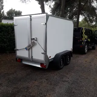 gesloten aanhangwagen roca