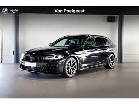 BMW 5 Serie Touring 520i | M Sport | Glazen Panoramadak | Harman Kardon | Comfort Access | Trekhaak 