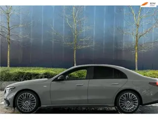 Mercedes-Benz E-klasse 300 e AMG Line | Fabrieksgarantie | Pano | Night | Distronic | Burmester