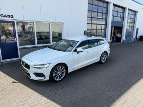 Volvo V60 2.0 T4 Momentum Pro