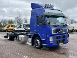 Volvo FM9 4X2R FAL7.1 RAS-A4/L90 600cm wielbasis Chassis cabine Airco Slaapbed 2-Persoons Stuurwielb