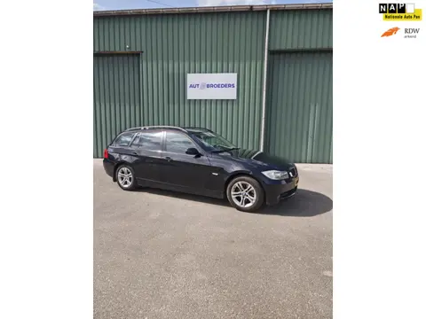 BMW 3-serie Touring 318i Business Line INRUIL AUTO - ZO MEENEMEN - AUTOMAAT