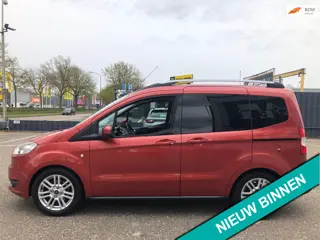 Ford Tourneo Courier 1.0 Titanium NWE DISTR,SET