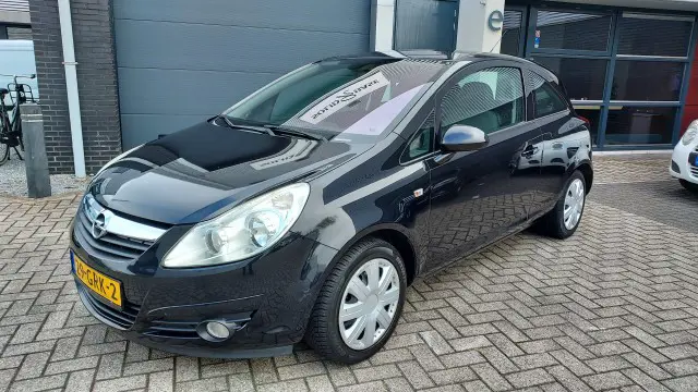 OPEL CORSA 1.2i 16V Airco / Nieuwe APK