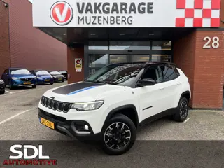 Jeep Compass 4xe 240 Plug-in Hybrid Electric Trailhawk // LED // KEYLESS // CAMERA+SENSOREN // LEDER