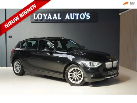 BMW 1-serie 116i Business+ | NAVI | AIRCO | CRUISE | PDC | STOELVERW. | APK.