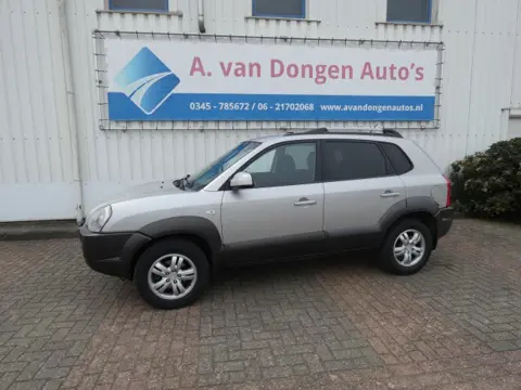 HYUNDAI TUCSON 2.0I STYLE,Clima,Cruise,Trhaak APK 23-4-27