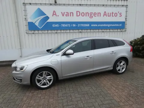 VOLVO V60 2.4 D6 AWD PLUG-IN HYBRID SUMMUM,Leer,Camera,Trhaak