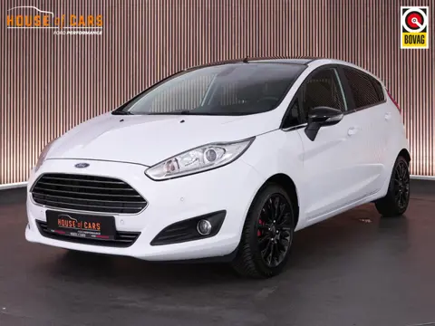 Ford Fiesta 1.0 100pk Titanium |black pack|bluetooth|navigatie|parkeercamera|stoelverwarming|17" lic