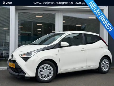 Toyota Aygo 1.0 VVT-i x-play Airco | Parkeercamera | NL auto | Apple/Android carplay