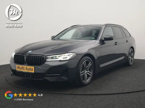 BMW 5 Serie Touring 530e High Executive PHEV 293pk Dealer O.H. Achteras besturing | Trekhaak Af Fabr