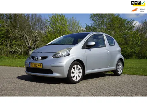 Toyota Aygo 1.0-12V + Navigatie