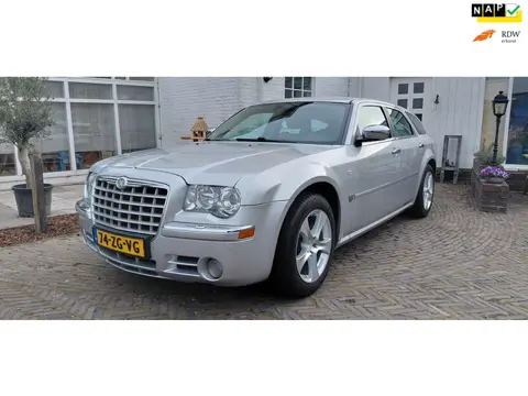 Chrysler 300C Touring 3.0 V6 CRD Automaat,NL Auto, keurige en zeer fijne auto met een nieuwe APK bij